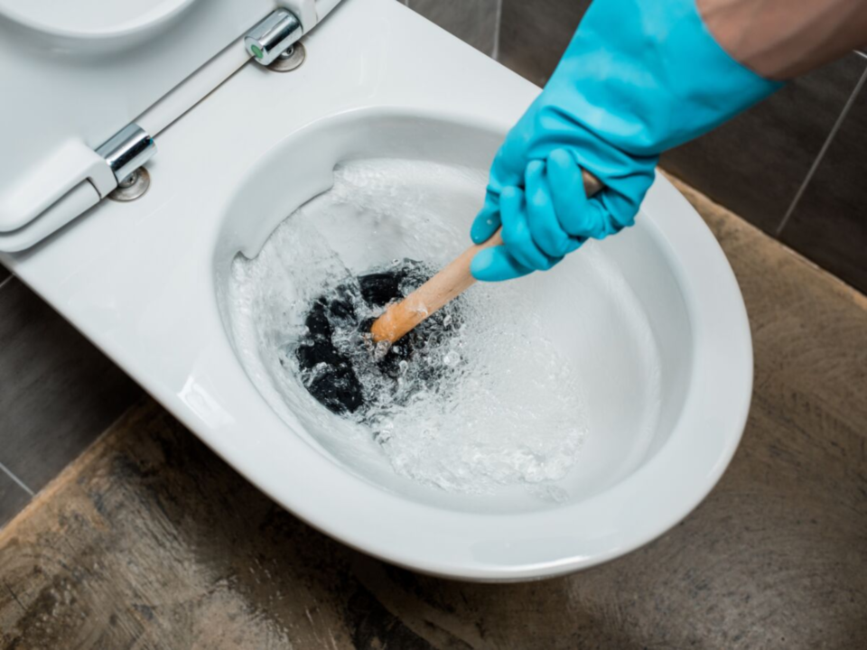 Deboucher Les Wc debouchaga WC Roubaix avec ventouse